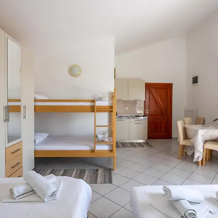 Apartments Eddy Veselica Novalja Room photo