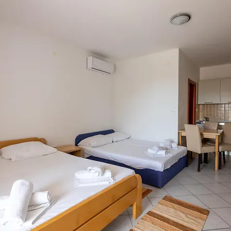 Apartments Eddy Veselica Novalja Room photo