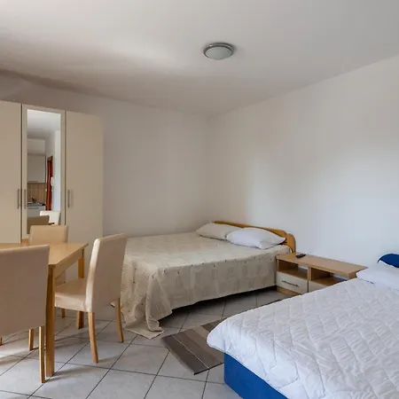 Apartments Eddy Veselica Novalja Room photo