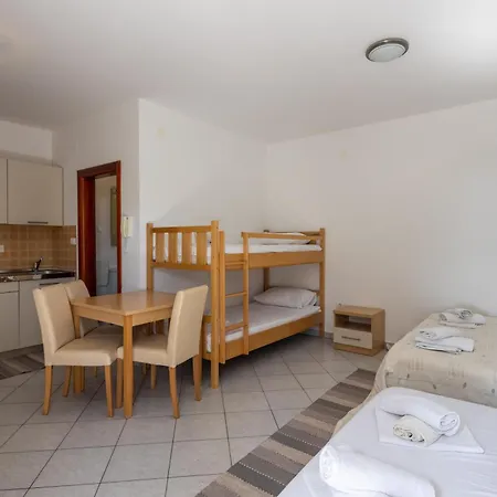 Apartments Eddy Veselica Novalja Room photo