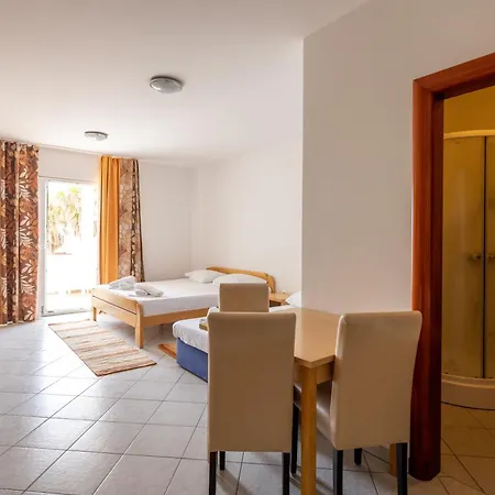 Apartments Eddy Veselica Novalja Room photo