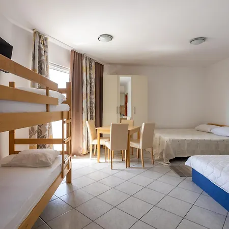 Apartments Eddy Veselica Novalja Room photo