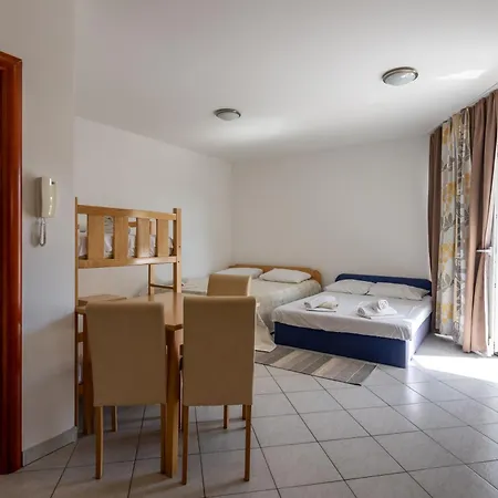 Apartments Eddy Veselica Novalja Room photo