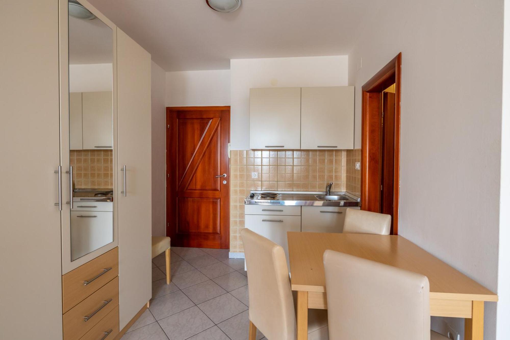 Eddy Veselica Apartment Novalja