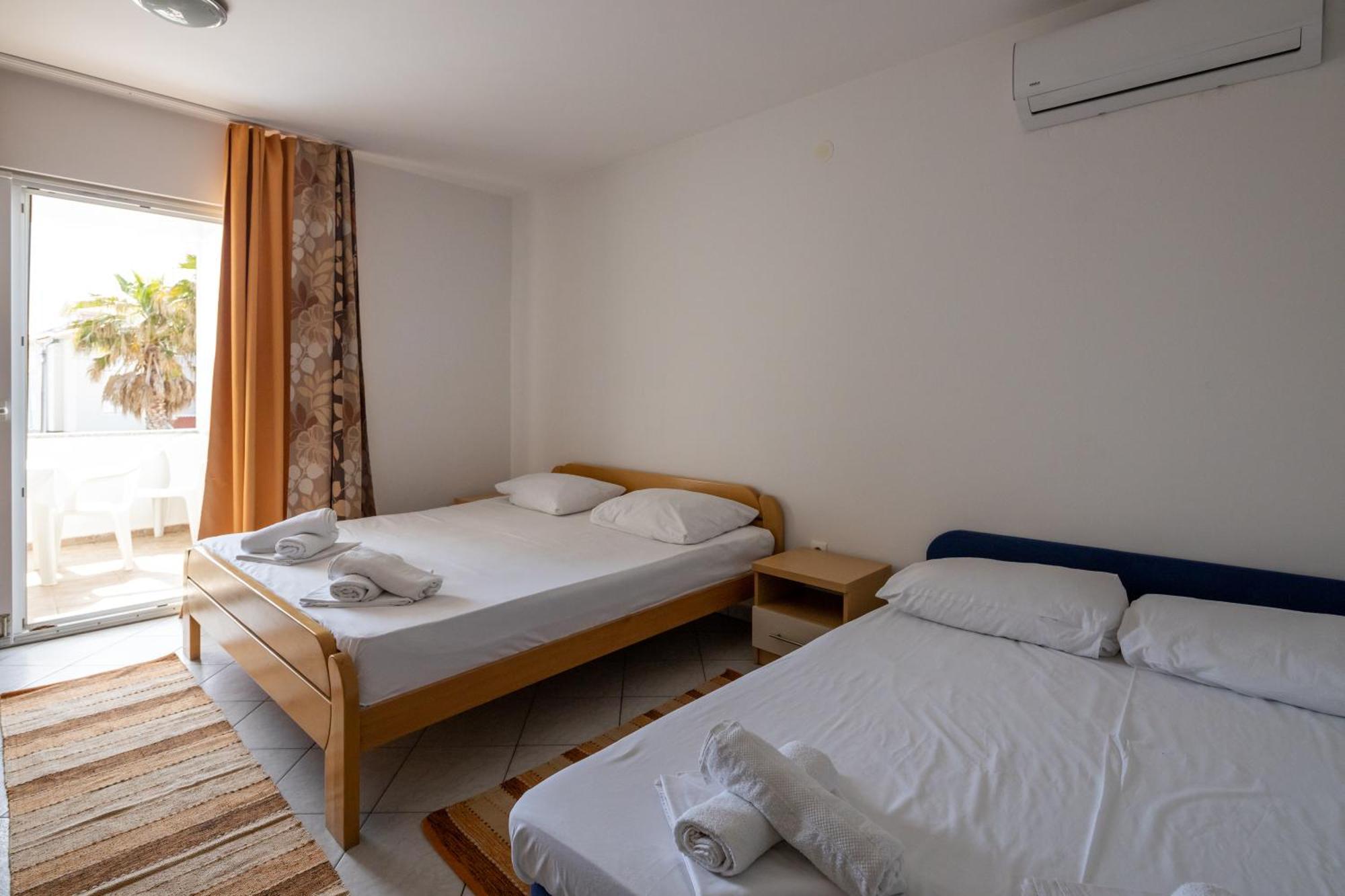 Eddy Veselica Apartment Novalja
